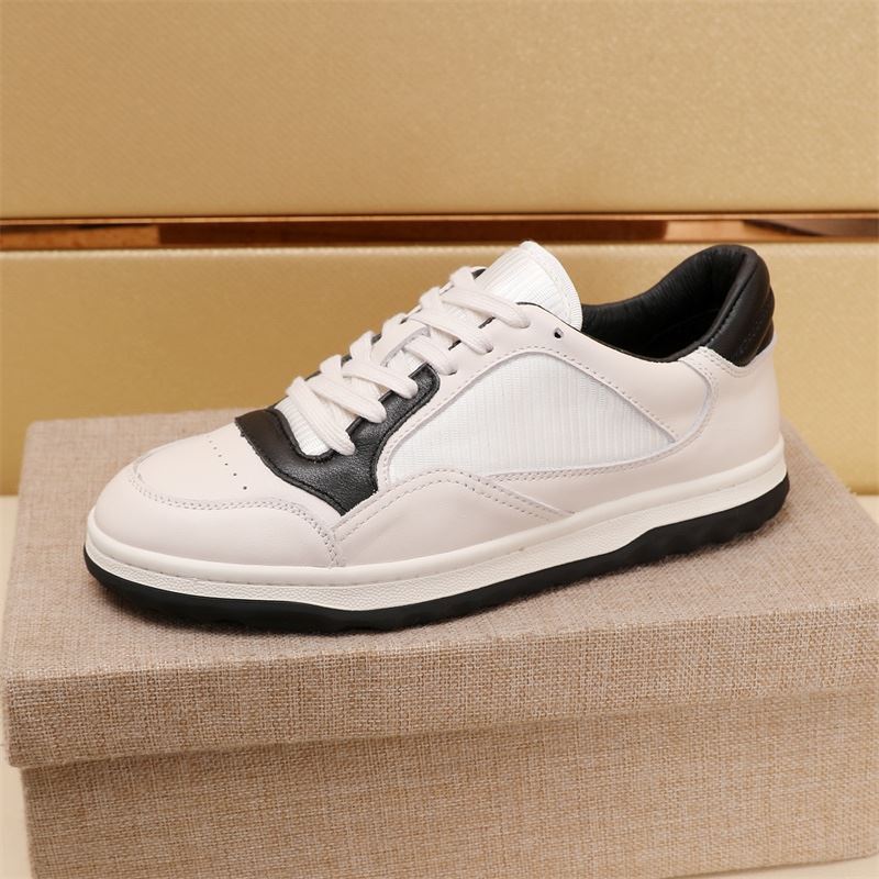 G*u*i casual shoes